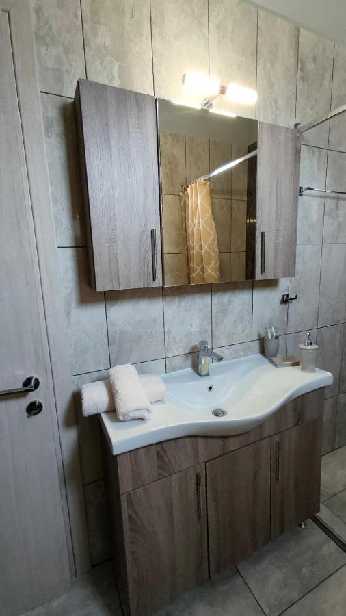 Apartamento Γιώργος Και Εύα Karianí Exterior foto