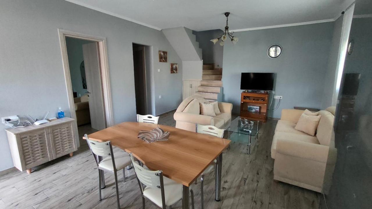 Apartamento Γιώργος Και Εύα Karianí Exterior foto