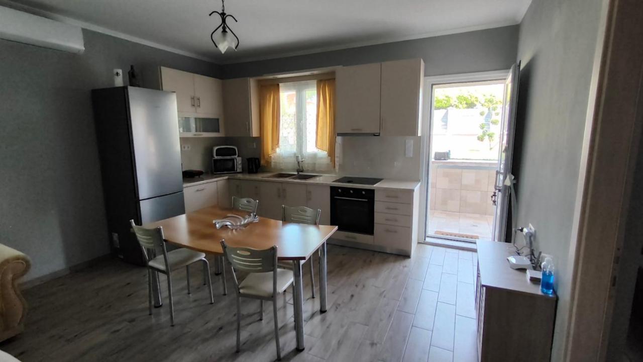 Apartamento Γιώργος Και Εύα Karianí Exterior foto